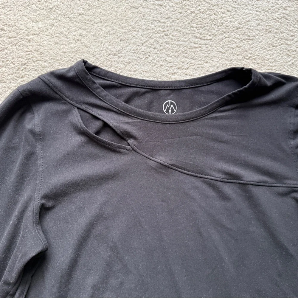 Move Theology Black Long Sleeve Cropped Top Workout Women’s Medium Tee Shirt Cut - Picture 3 of 6